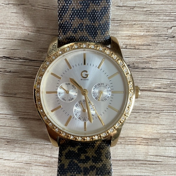 Guess leopard watch - Picture 2 of 3